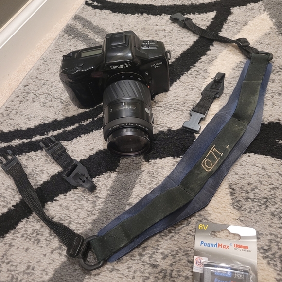 Minolta Other - Minolta Maxxum 7xi Camera With minolta 3KY 1-AF 70-210 Beer Can Lens